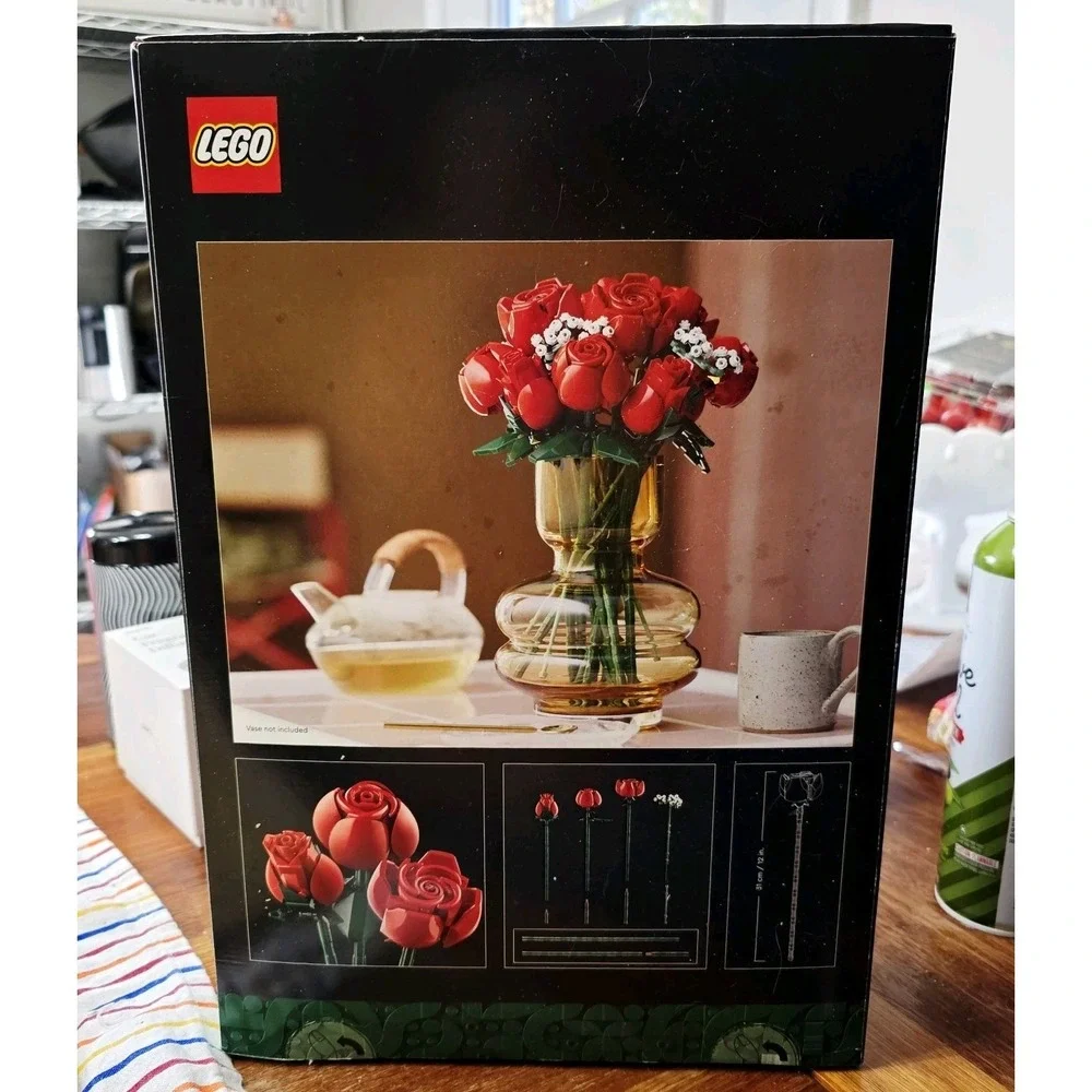 Lego Flower Bouquet of Roses New Released 2024 10328 NIB Ideal for Mother's Day!